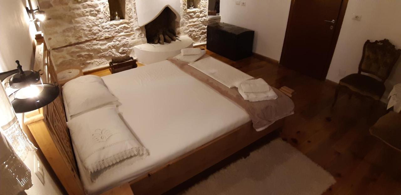Hotel Braja House Gjirokastër Exterior foto